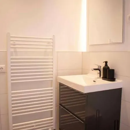Διαμέρισμα Luxury Cozy 2 Bdr Downtown Apt.1