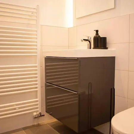 Luxury Cozy 2 Bdr Downtown Apt.1