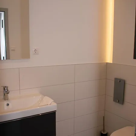 Luxury Cozy 2 Bdr Downtown Apt.1