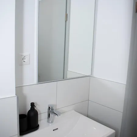 Luxury Cozy 2 Bdr Downtown Apt.1 Apartment *